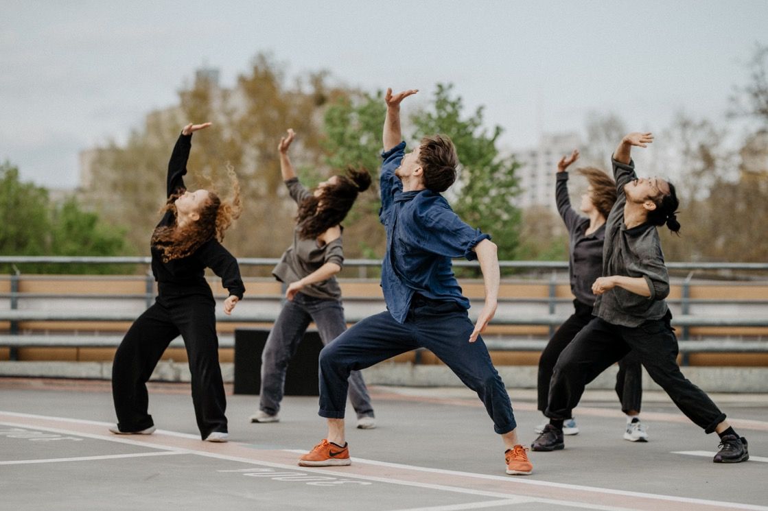 Ceren Oran & Moving Borders: The Urge – tržnice Felixe Holzmanna